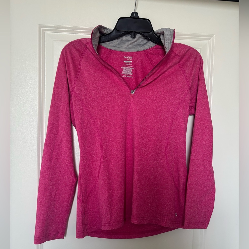 Pink Athletic Women's Top • Size Small • Only Worn a Few Times